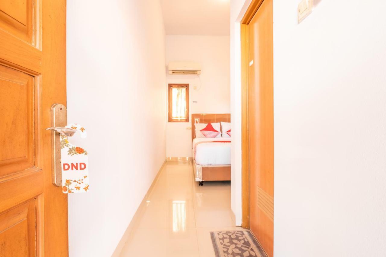 Oyo 863 Tenacity Guest House Syariah Cirebon Buitenkant foto