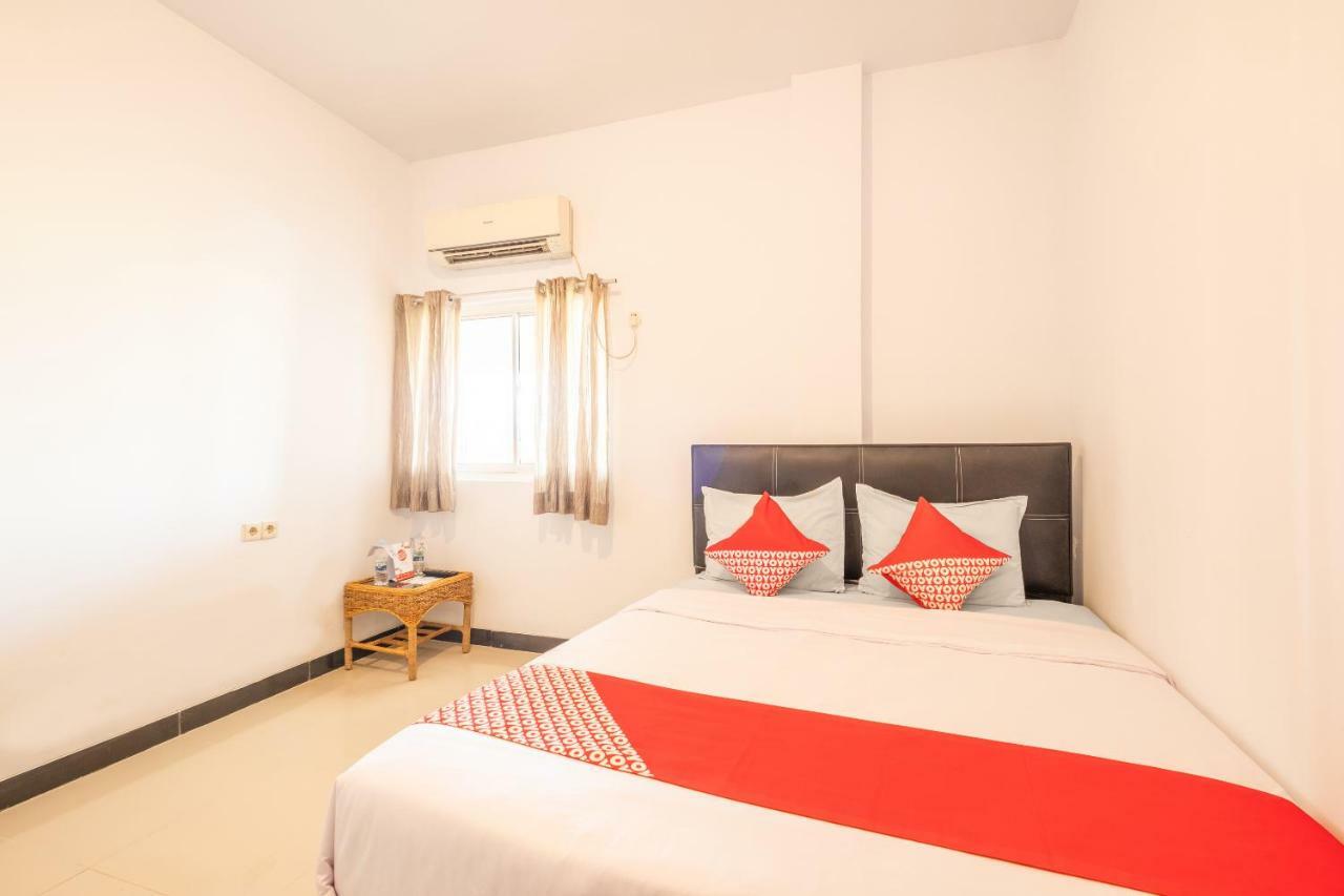 Oyo 863 Tenacity Guest House Syariah Cirebon Buitenkant foto