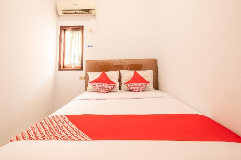 Oyo 863 Tenacity Guest House Syariah Cirebon Buitenkant foto